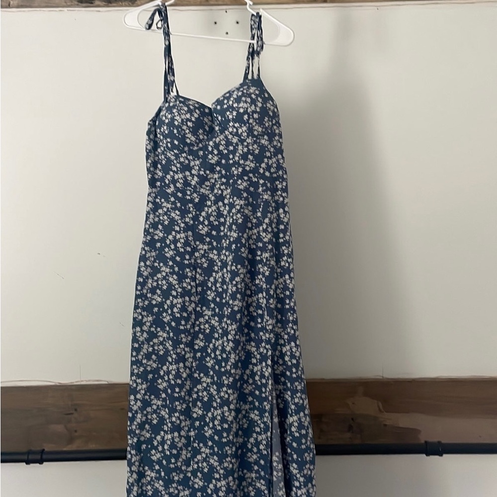 Never worn, beautiful midi dress